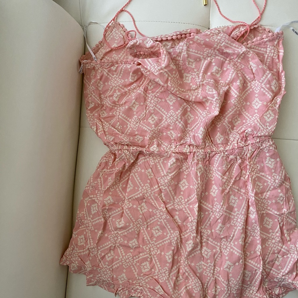 Rompers 🔥 - Picture 1 of 6